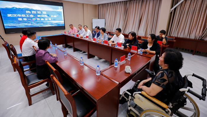 市總工會領(lǐng)導(dǎo)到訪華興變壓器，助力企業(yè)再攀新高